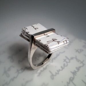 طومار دان، وقتی تاریخ و هنر در یک حلقه به هم می‌رسند.